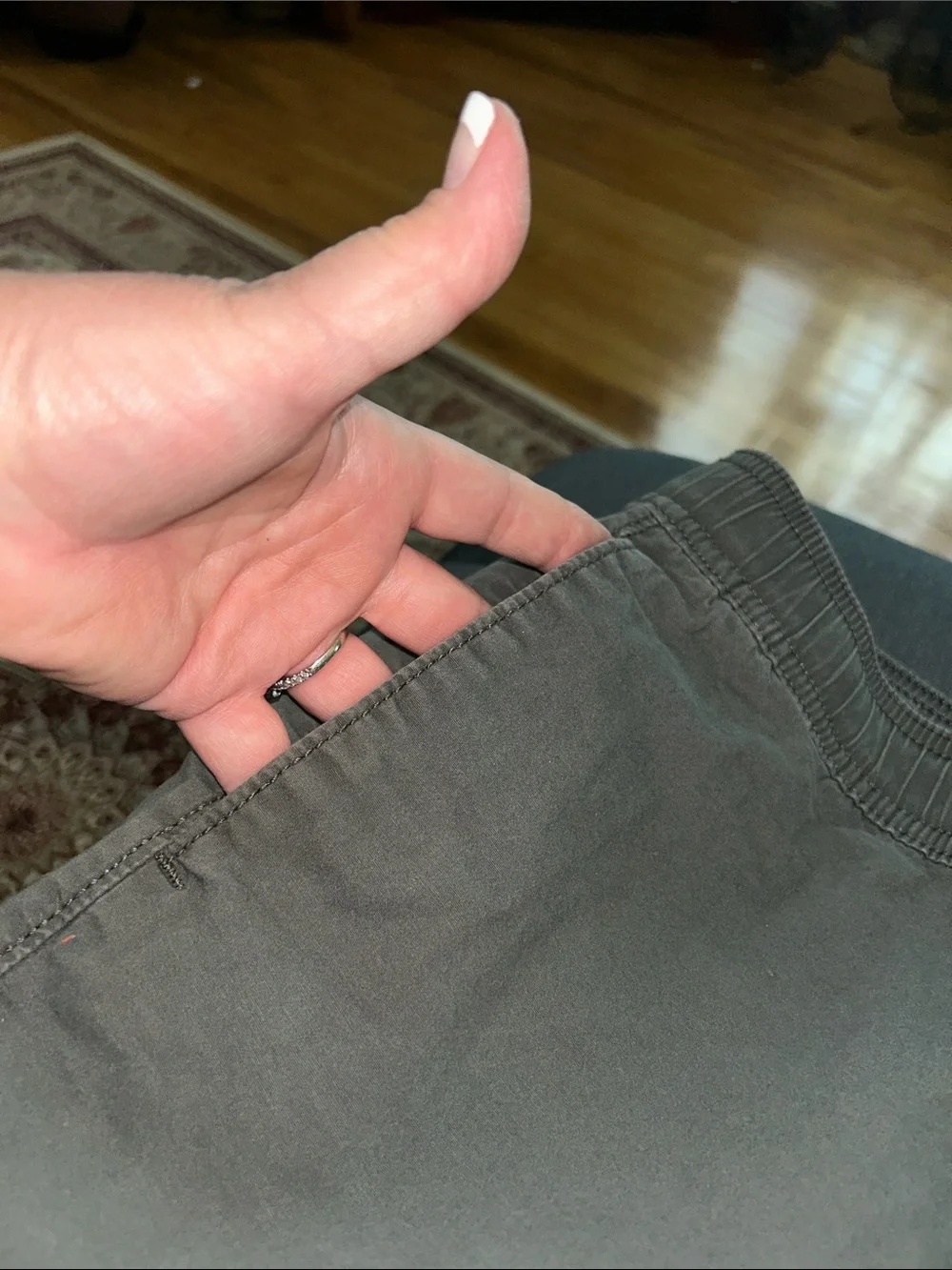 Men's Gray Elastic Waist Casual Shorts with Webbing Belt